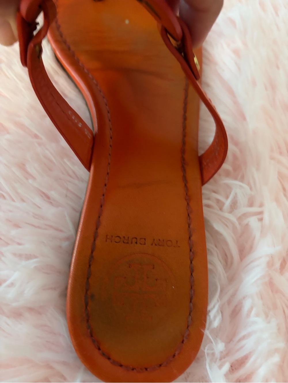 Tory Burch Orange Leather Logo Thong Sandals - Picture 2 of 9